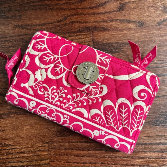 Vera Bradley Twirly Birds print Turn-lock wallet - Picture 1 of 9